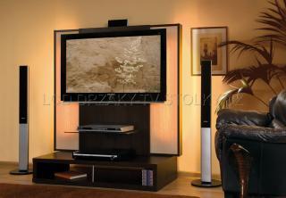 Luxusní televizní stěna Hubertus Solar s držákem na TV 32"-60"