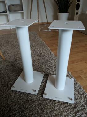Atraktivní Repro stojany Norstone Stylum 1 (50cm - bílá)