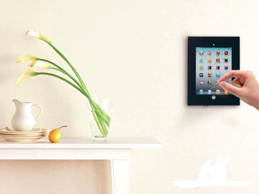 L100 - Nástěnný uzamykací držák na Tablet