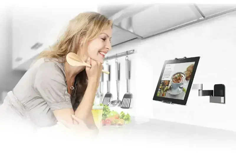 TMS 1030 Flexibilní držák na tablet s kloubovým ramenem.