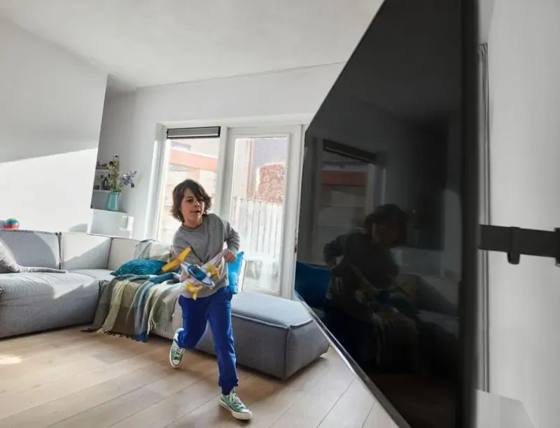TVM 3643 Polohovatelný nástěnný držák s kloubovým ramenem pro flexibilní nastavení | TV 40"-77" | Nosnost 35kg